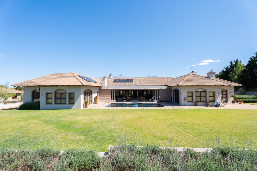 6 Bedroom Property for Sale in Klein Zevenwacht Western Cape